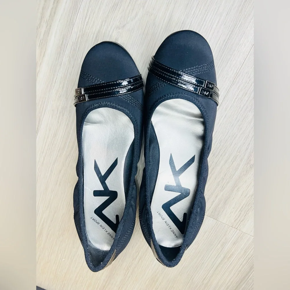 Anne Klein sport patent toe black wedges size 7M